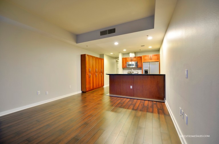 Panorama Towers 2205