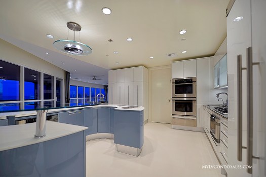 Panorama Towers 2703