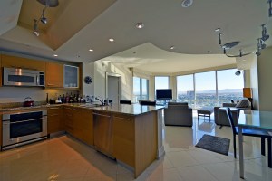 Turnberry Towers 2002E